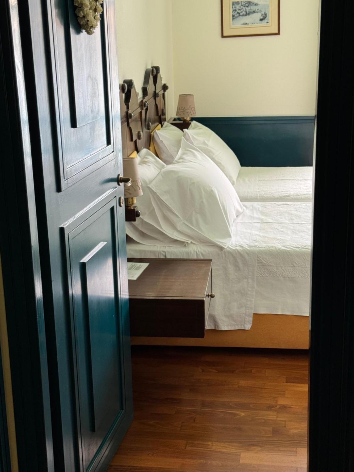 Hotel Aliki سيمي المظهر الخارجي الصورة